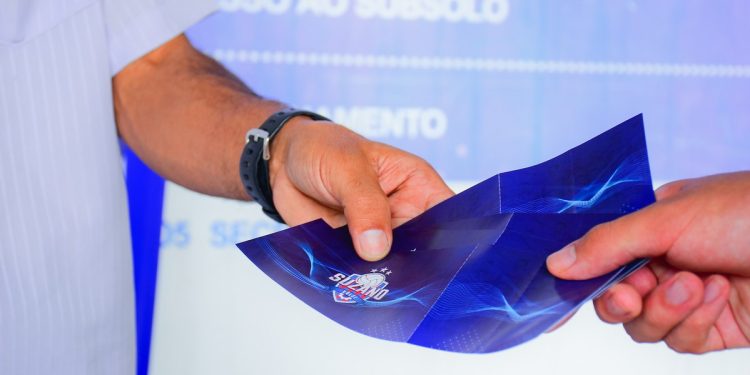 Sesc Amazonas oferece troca de ingressos dos shows Jeito Moleque e Grupo Revelação