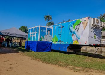 Carreta da Saúde leva atendimento ao bairro Lago Azul, zona norte de Manaus