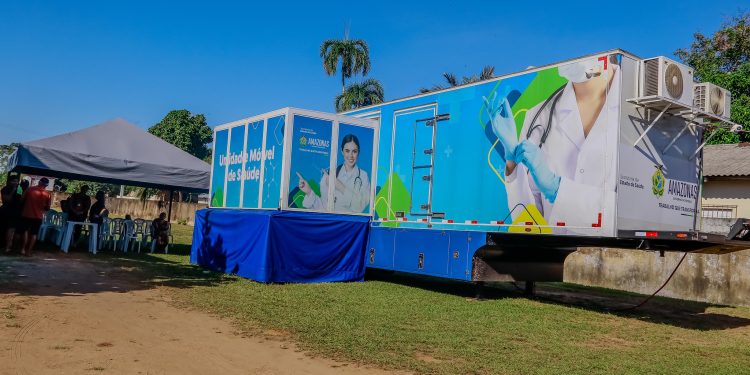 Carreta da Saúde leva atendimento ao bairro Lago Azul, zona norte de Manaus