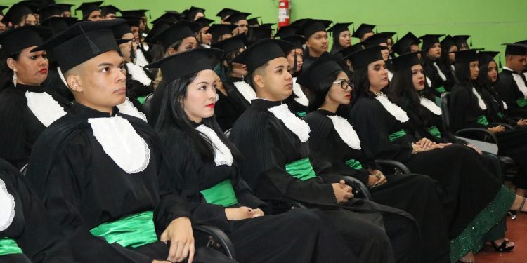 Centec celebra 15 anos formando mais de 200 novos profissionais em Manaus