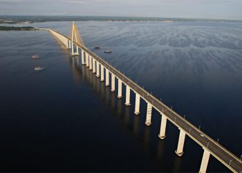 Rio Negro em Manaus está a menos