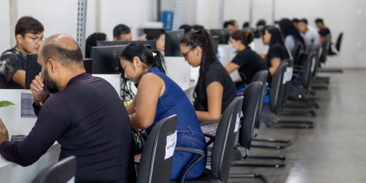 Sine Amazonas divulga 173 vagas de emprego para esta segunda-feira