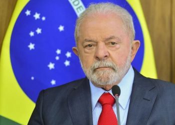 Lula visita Amazonas e anuncia medidas contra seca e queimadas