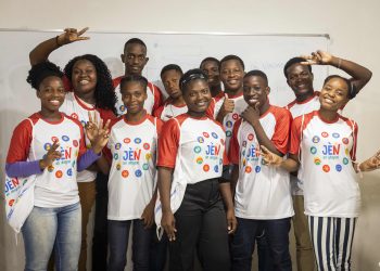 Projeto gratuito de capacitação profissional para jovens haitianos abre inscrições em Manaus