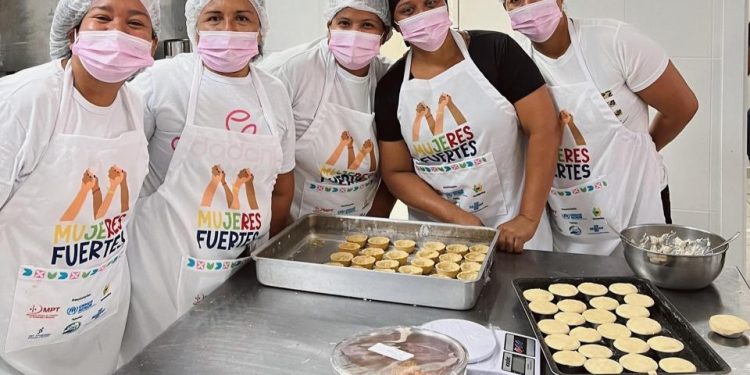 Mães venezuelanas em Boa Vista recebem kits para empreender