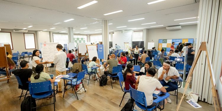 Mais de 100 jovens da Região Norte participam de laboratório de inovação na UEA