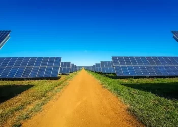 Transações de usinas fotovoltaicas ultrapassam 500 MWp no terceiro trimestre