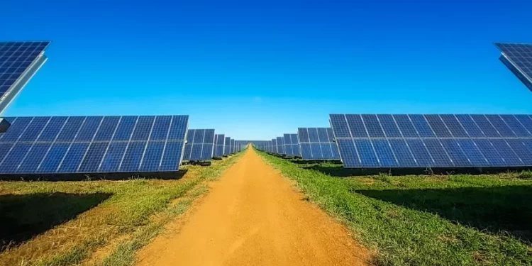Transações de usinas fotovoltaicas ultrapassam 500 MWp no terceiro trimestre