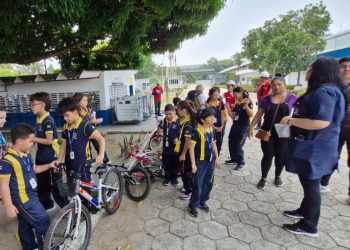 Alunos do Palas Atena visitam Caloi em ação do Programa Zona Franca de Portas Abertas