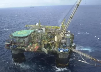 A produção da indústria brasileira cresceu 0,1% na passagem de julho para agosto, impulsionada principalmente pela indústria extrativa