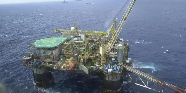 A produção da indústria brasileira cresceu 0,1% na passagem de julho para agosto, impulsionada principalmente pela indústria extrativa