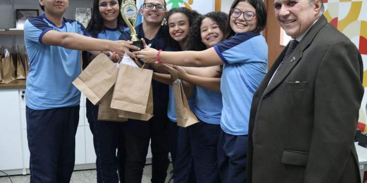 Amatra premia alunos do SESI Amazonas