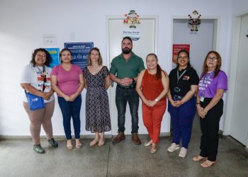 Governo Francês e agência da ONU visitam equipamento de assistência à mulher