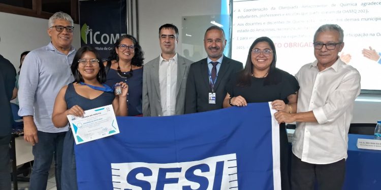 Aluna do SESI ganha destaque nacional  com projeto sobre chuva ácida