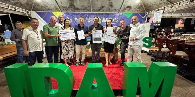 Governo do Amazonas incentiva pescadores artesanais de Manacapuru com crédito rural de R$ 500 mil