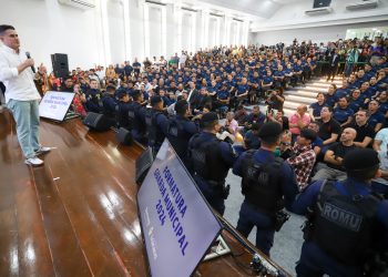 Prefeito David Almeida anuncia R$ 3 mil em auxílio para permissionários da Ponta Negra