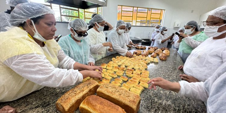 Projeto Padaria Artesanal capacitou mais de 400 alunos