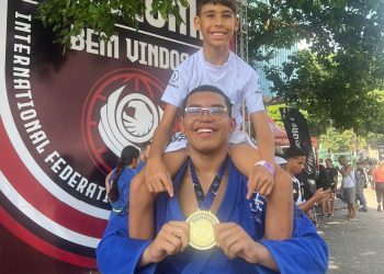 Atleta amazonense de 13 anos vence mundial de Jiu-Jítsu