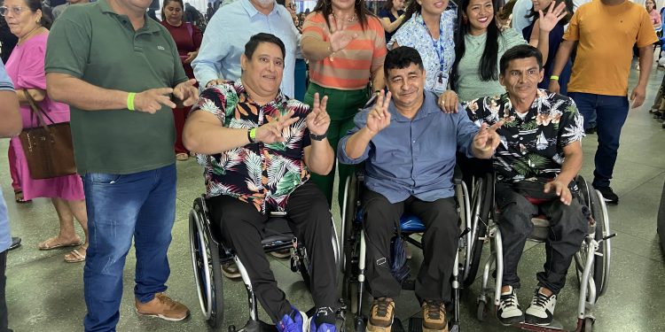 Lideranças comunitárias do programa Afluentes e celebram conquistas de 2024