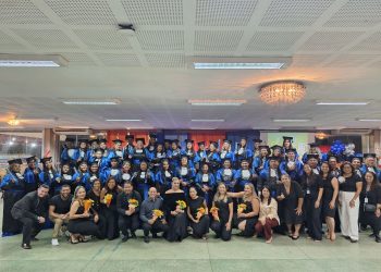 Formandos da EJA SESI celebram conquista no clube do trabalhador