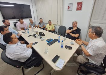 Suframa visita empresa do polo relojoeiro
