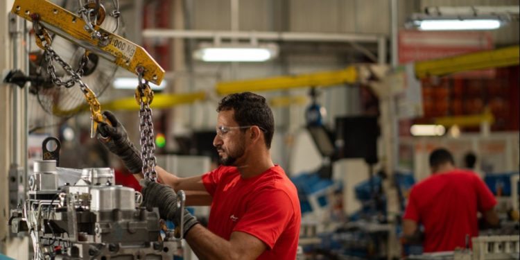 Faturamento da indústria de transformação acumula alta de quase 18% em 2024