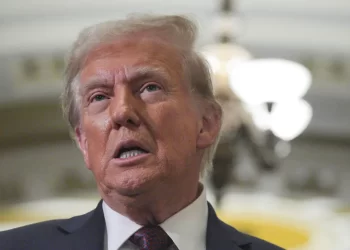 Donald Trump toma posse como presidente dos Estados Unidos