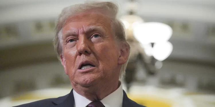 Donald Trump toma posse como presidente dos Estados Unidos