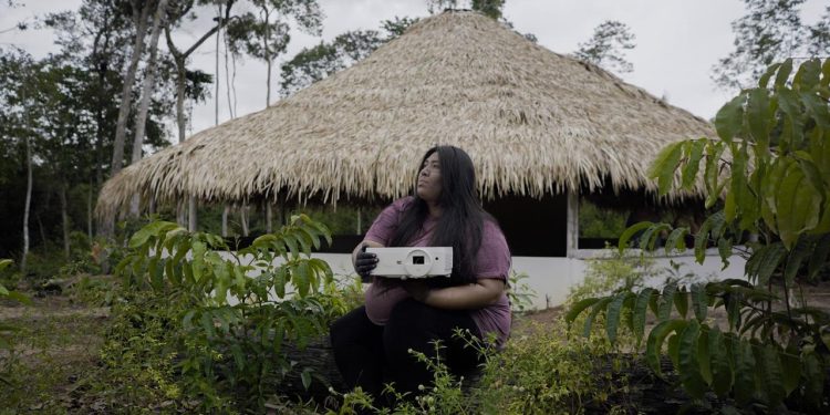 Amazonas ganha primeira sala de cinema dentro de Aldeia Indígena