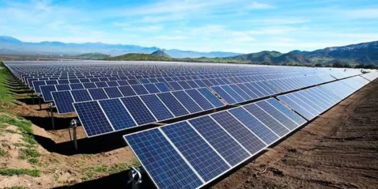 Energia solar no Brasil bate recorde com R$ 54,9 bi em investimentos