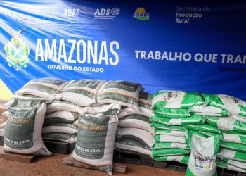 Sepror entrega ração a pecuaristas de Careiro Castanho