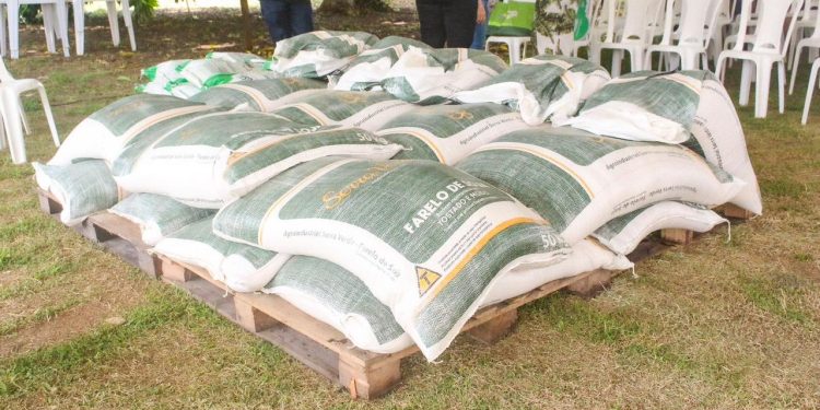 Idam realiza mutirão de entregas a produtores rurais de Itacoatiara