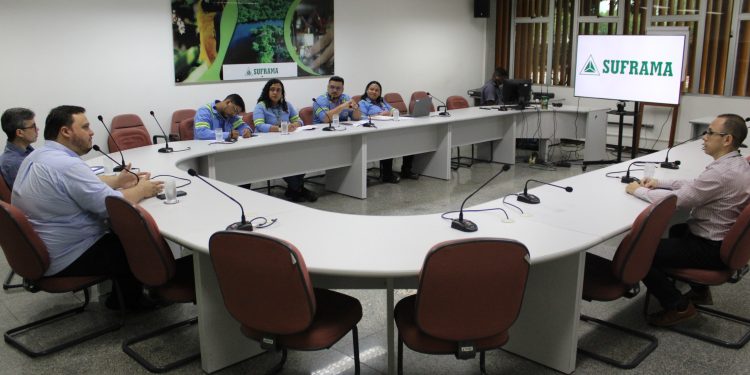 Suframa e Grupo Chibatão discutem estratégias para minimizar efeitos da estiagem de 2025