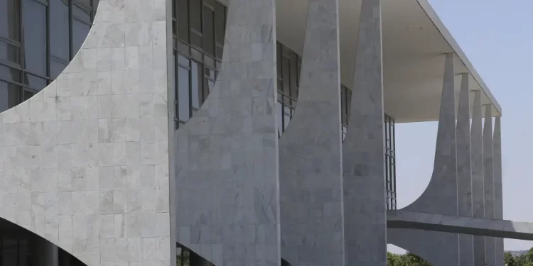 Lula aprova regulamentação da reforma tributária