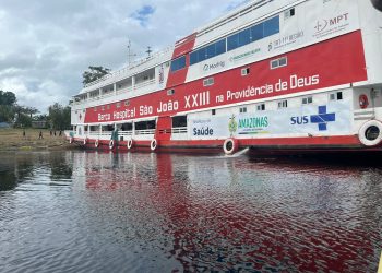 Barco São João XXIII soma 355 atendimentos no primeiro dia de expedição