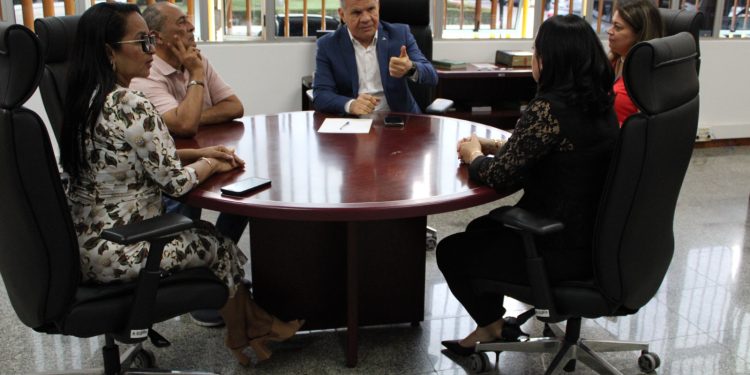 Suframa e Pioneer Debatem Recolocação de Trabalhadores na ZFM