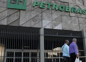 Petrobras firma contrato para