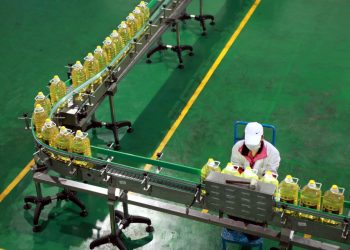 Número de setores industriais dobra em fevereiro