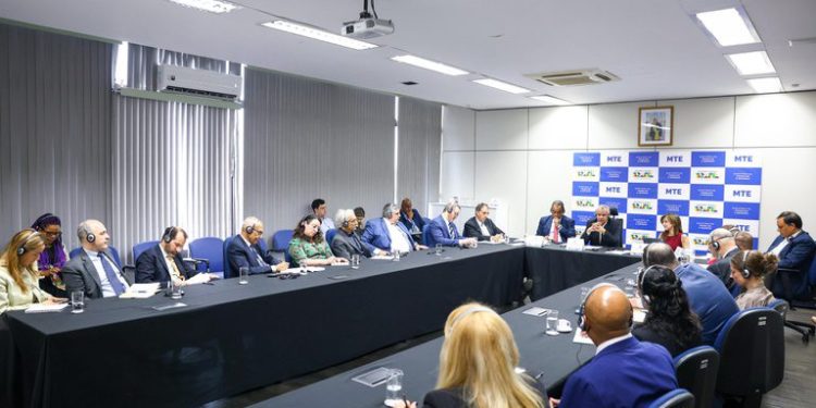 Brasil e EUA discutem transição energética justa e criação de empregos verdes