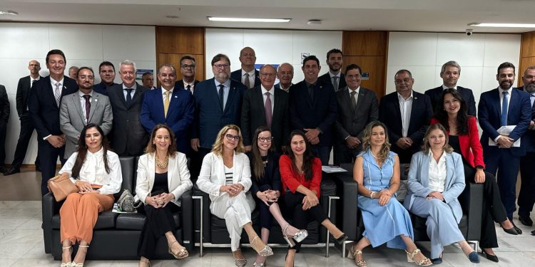 Sedecti participa de reunião com