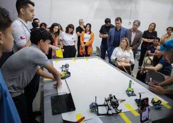 Governo do Amazonas vai implantar programa de robótica nas escolas de comunidades