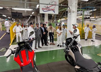 Secretário de Inovação do MCTI visita indústrias e ICT na Zona Franca de Manaus