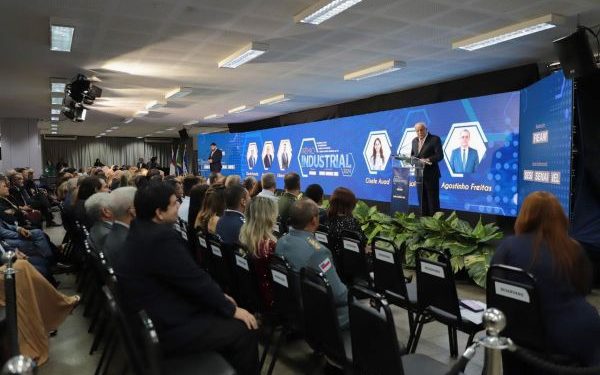 FIEAM homenageia indústria amazonense com premiações que destacam personalidades do setor comercial