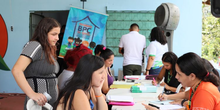 Prefeitura de Manaus realiza ação social com sucesso no Ramal do Uberê