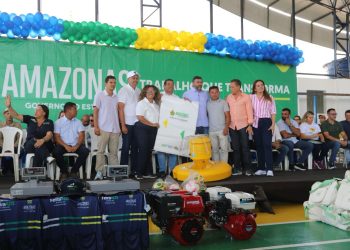 ADS entrega equipamentos para fortalecer a produção rural em Tapauá