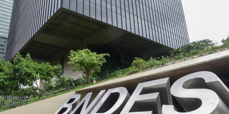 BNDES amplia em R$ 41 bilhões investimentos na Nova Indústria Brasil