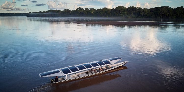 Energia solar transforma transporte indígena na Amazônia