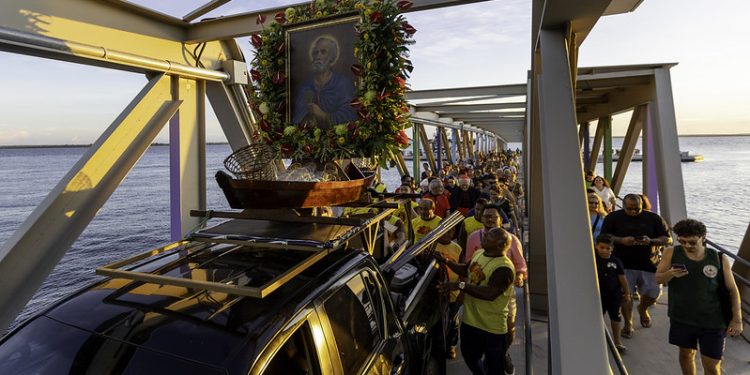 Píer Manaus 355 e Mirante Lúcia Almeida: Turismo, Cultura e Fé no Centro Histórico