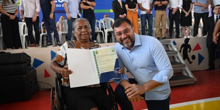 Regularização fundiária beneficia 19,8 mil famílias