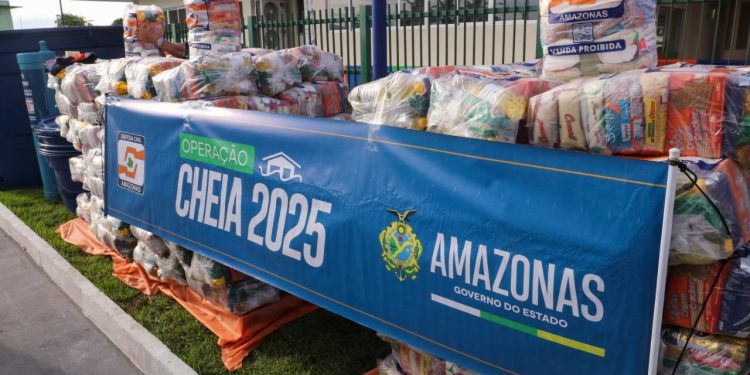 Governo do Amazonas divulga boletim sobre a cheia no estado, nesta terça